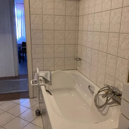 Hotel Deutsches Haus 2*